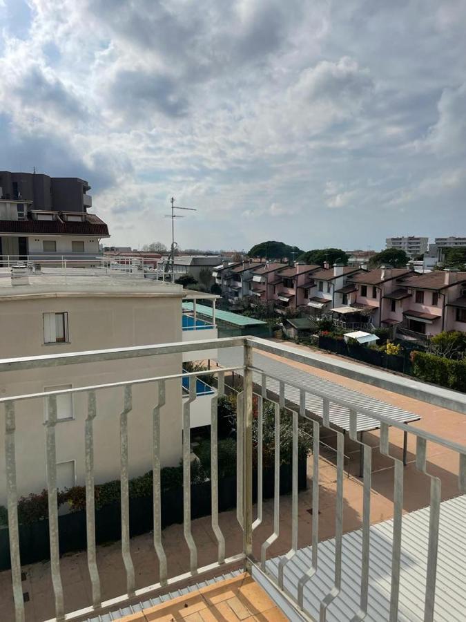 Condominio Michelangelo-Solo Per Famiglie- Walterigato Apartments Lido di Jesolo Kültér fotó