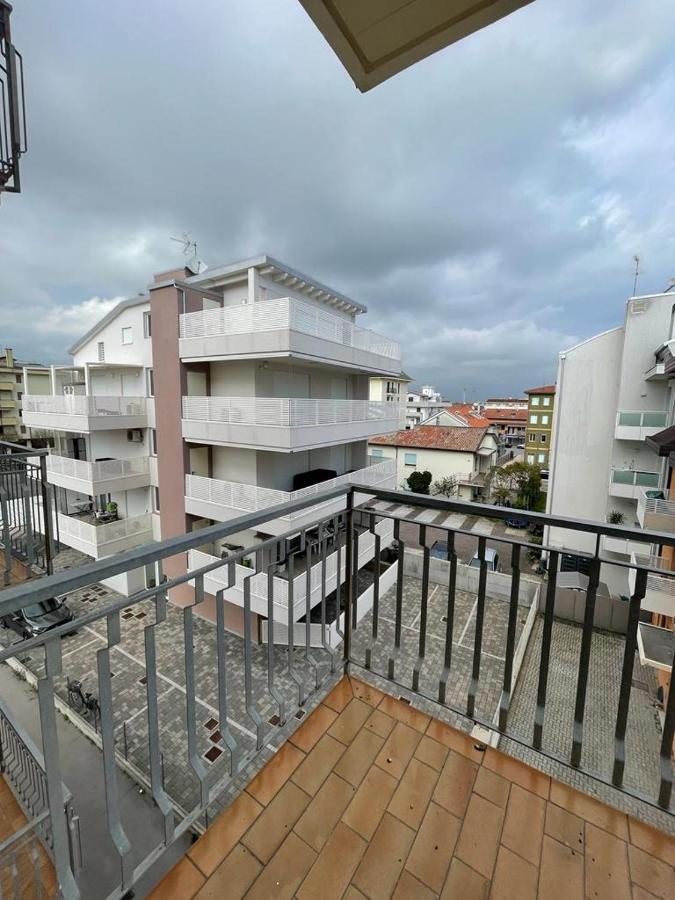 Condominio Michelangelo-Solo Per Famiglie- Walterigato Apartments Lido di Jesolo Kültér fotó